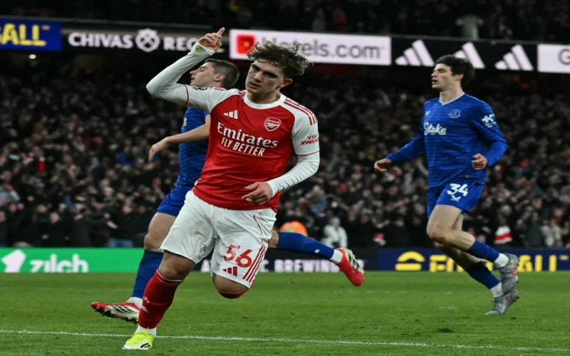 أرسنال ينفرد بصدارة البريميرليغ ونيوكاسل يلحق هزيمة موجعة بفريق تشلسي ميدانياً